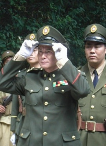 美女不穿衣服网站